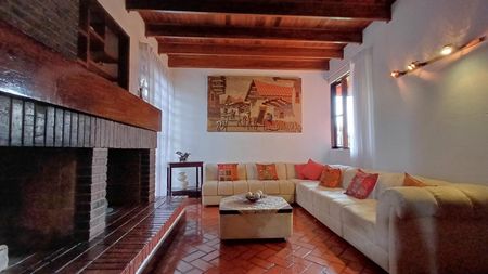 Hermosa Casa en Venta Curridabat Foto 2 de 10