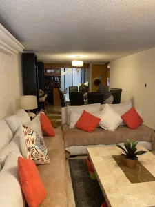 Hermosa Casa en Venta en Col. del Valle Centro
