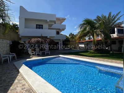 Hermosa Posada con excelentes espacios en venta ubicada en Chichiribiche Estado Falcon Venezuela Cod 25-4847