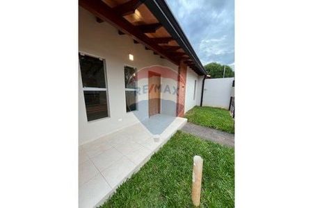 HERMOSO CHALET A ESTRENAR EN LUQUE BARRIO CAÑADA GARAY Foto 9 de 10