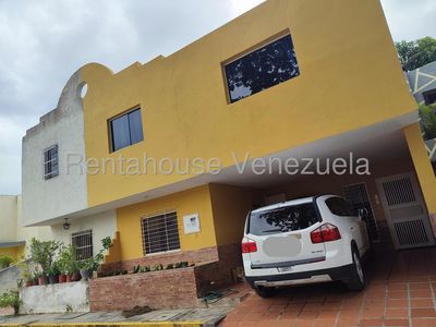 Hermoso Townhouse en venta  con excelente Distribuciones y decoración en venta ubicado en  Barbula Naguanagua Carabobo Cod 256796