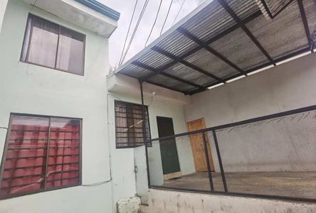 id 41432 Venta de propiedad con 3 apartamentos y un lote para desarrollar