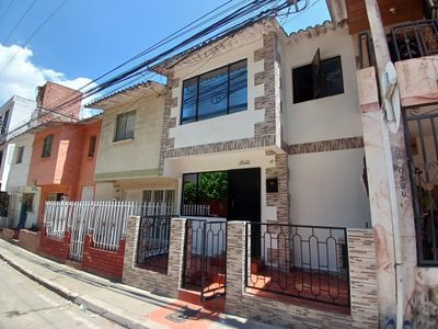 Inmueble en Arriendo, Casa en Girón, El Consuelo