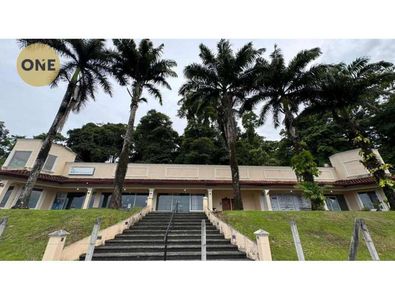 Inversión sólida: Propiedad comercial consolidada en Limón