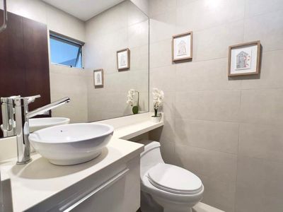  *Jaboncillos- Amplia- Jardín- Condo Familiar- 3 hab. + Servicio + Oficina