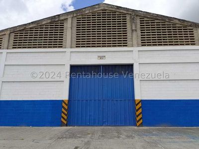 Julio Martínez Trae En Alquiler Amplio Galpón De 1000 Mt2 Para Depósito De Baja Rotación, Ubicado En Plena Intercomunal -piedad Sur Cabudare, Cerrado Con Vigilancia, Portón Corredizo, Detector De Humo