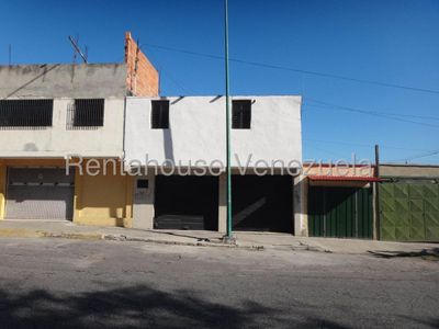 Karen García Alquila Amplio Local Comercial En El Centro De Barquisimeto, De 2 Pisos Perfecto Para Emprender Tu Negocio, Fresco, Buena Ubicación, Cerca A Comercios,
