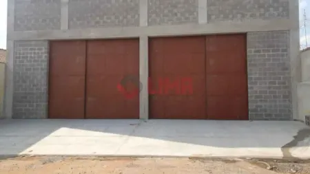 LINDO BARRACÃO NOVO COM 470 M2 COM AMPLO ESPAÇO NO JARDIM BELA VISTA