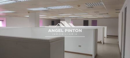 LOCAL COMERCIAL EN ALQUILER EN DR PORTILLO MARACAIBO API 71815