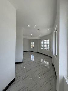 LOCAL COMERCIAL EN DESAMPARADOS EXC UBICACIÓN EN SEGUNDO PISO Foto 2 de 16