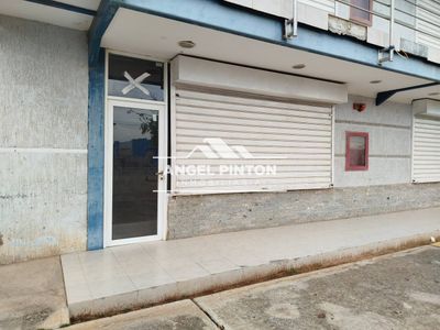 LOCAL COMERCIAL VENTA C.C ANA MARIA ZONA INDUSTRIAL MARACAIBO API 25105