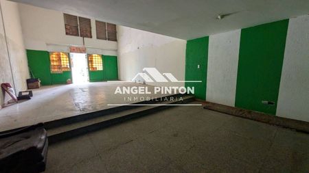 LOCAL COMERCIAL VENTA PLAZA DE LAS MADRES MARACAIBO API 7206