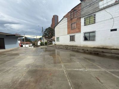 Local en Arriendo en Pajarito, Medellín Foto 1 de 7