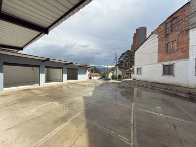 Local en Arriendo en Pajarito, Medellín Foto 2 de 7