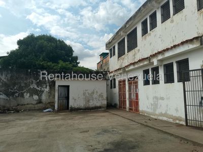 Local en venta tipo centro comercial amplio y a pie de calle posee 9621Mts2 zona Av branger