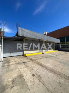 Local y Galpón en Alquiler Av. Principal La Curva, Remax Millenium