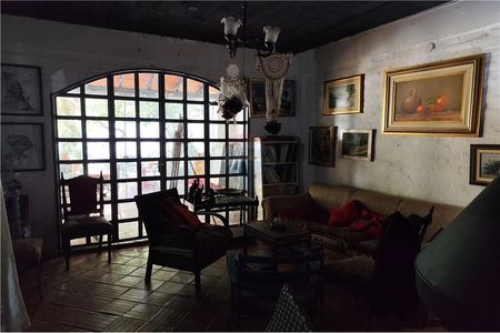 Lujo Clásico en Lambaré: Casa de Ensueño Foto 7 de 10