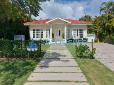 Mansão à venda e Locação temporada no condomínio Quinta das Lagoas, 5 suites, closet, mobiliada