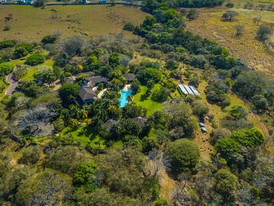 Mansión estilo balinés tropical en hermosa finca en La Garita