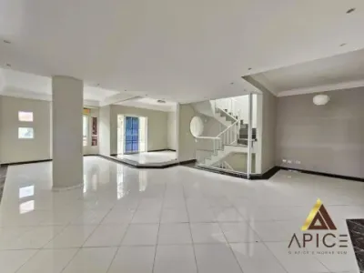 MARAVILHOSA CASA ALTO PADRÃO com 277m² ÚTEIS - 05 SUÍTES - 07 W.C - PISCINA - ESPPAÇO GOURMET com CH