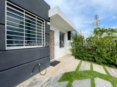 Marydoll Mogollon Ofrece En Venta Hermosa Casa En Av. Intercomunal Cabudare-lara