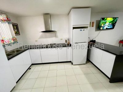 Marydoll Mogollon Vende Moderna Casa En Av. Intercomunal De Cabudare-lara
