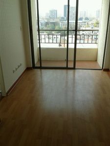 Metro Irarrazaval dpto 2dmts living y balcon Foto 2 de 10