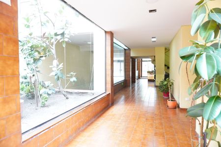 Metro Pedro de Valdivia oficina recepción  y 1 privado