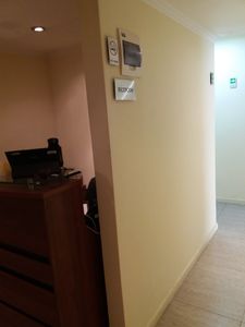 Metro Pedro de Valdivia oficina recepcion y 4 privados