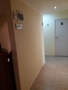 Metro Pedro de Valdivia oficina recepcion y 4 privados Foto 2 de 10