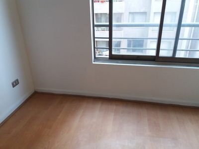 Metro Sta Ana dpto 1dmt living y bodega Foto 7 de 10