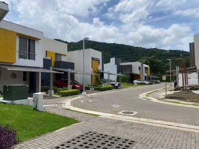 MLS-24-652 LS VENTA CASA SANTA ANA SAN JOSE