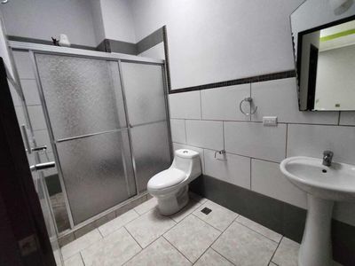 MLS-25-1091 LS VENTA PROPIEDAD CON 4 APARTAMENTOS GUADALUPE SAN JOSE  Foto 5 de 10