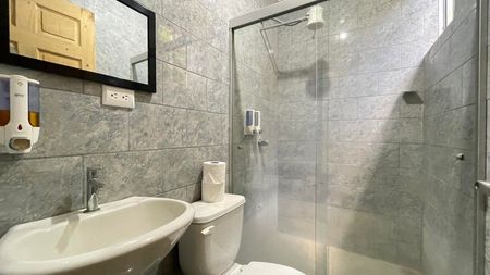 MLS-25-1429 LS VENTA PROPIEDAD CON 3 APARTAMENTOS TAMARINDO GUANACASTE Foto 5 de 7