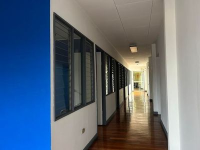 MLS-25-1614 ALQUILER EDIFICIO COMERCIAL CATEDRAL SAN JOSE  Foto 2 de 10