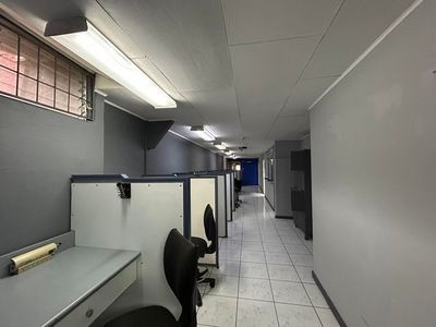 MLS-25-1614 ALQUILER EDIFICIO COMERCIAL CATEDRAL SAN JOSE  Foto 3 de 10