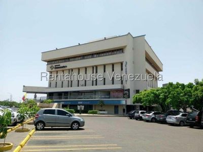 MLS 25-23571 Local en Alquiler en C.C Delicias Norte ...KAREMBERNAL