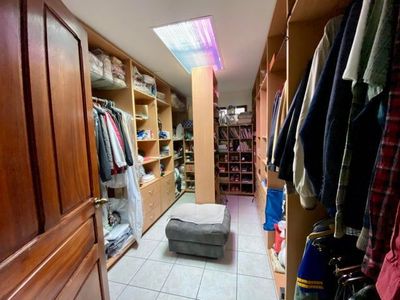 MLS-25-678 VENTA CASA SAN RAFAEL ESCAZU Imagem 9 de 10