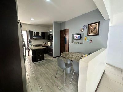 MLS-26-356 LS VENTA CASA MONTES DE OCA SAN JOSE Foto 3 de 10