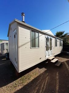 * MOBILE HOME PRÉ-FABRICADA SHELBOX DE 8X3 METROS EM GUIA.