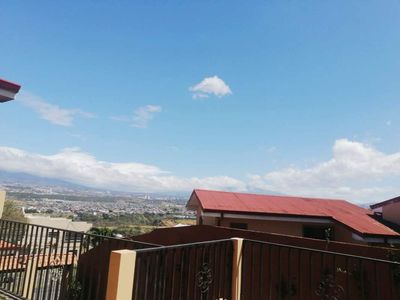  Moderno apartamento con linda vista en residencial, Guachipelín $ 800 Foto 13 de 15