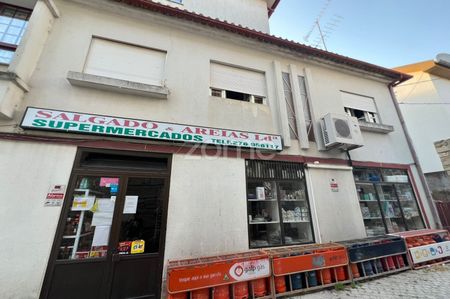 🏡 Moradia com Loja Comercial | 2 Pisos | Lebução – Valpaços