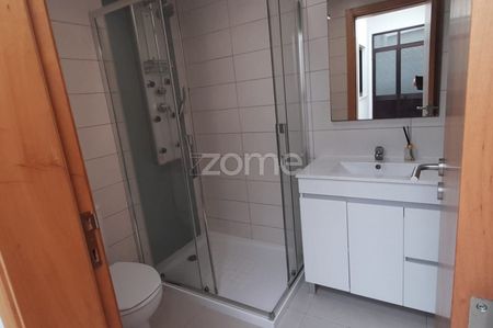 “Moradia T2 térrea renovada em Ílhavo, com jardim .