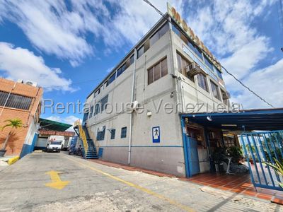 Neyda De Sousa Vende Edificio Comercial 3 Niveles Ubicado En La Zona I Barquisimeto, Con Zona De Carga Y Descarga, 1881 Mtrs2 Cód 25-12256 Nds