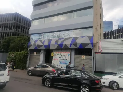 Oficina en Venta en Avenida Parque de Chapultepec, El Parque Foto 1 de 15