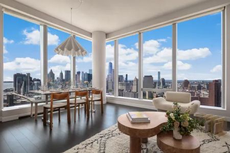 One Manhattan Square, 252 South Street