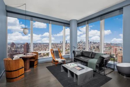 One Manhattan Square, 252 South Street