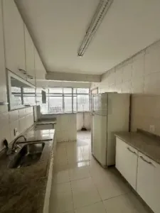 Open House vende apartamento de 2 quartos, dependência completa no Fonseca!!!