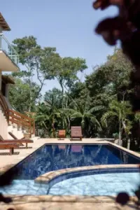 Open House vende- Casa com 10 suítes em Búzios, vista mar.