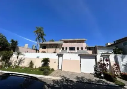 Open House Vende Mansão Mobiliada com 720m² em Condomínio Fechado de Alto Padrão